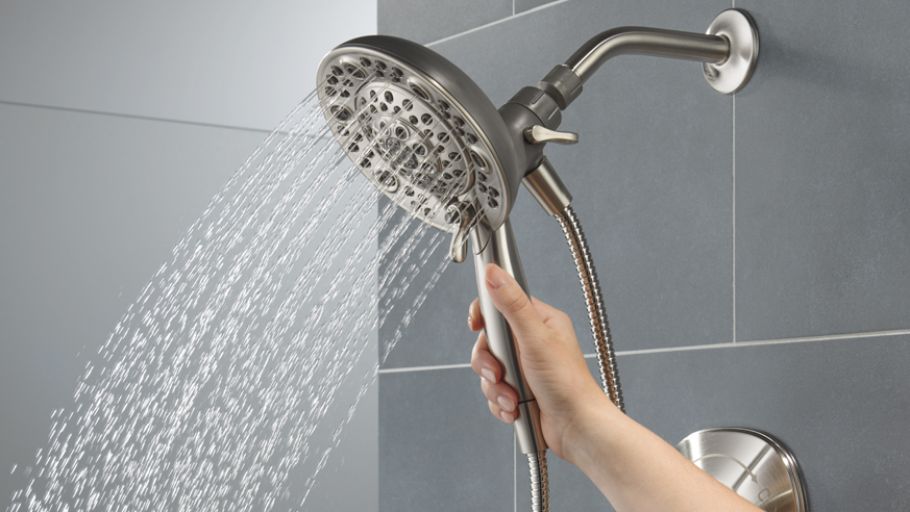 UNIVERSAL SHOWERING